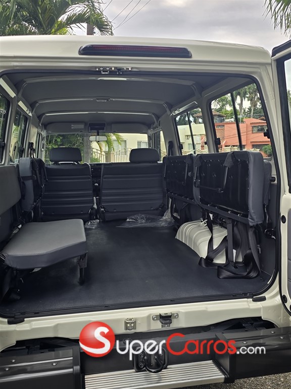 2026 Toyota Land Cruiser Serie 80 — foto 5 / 7
