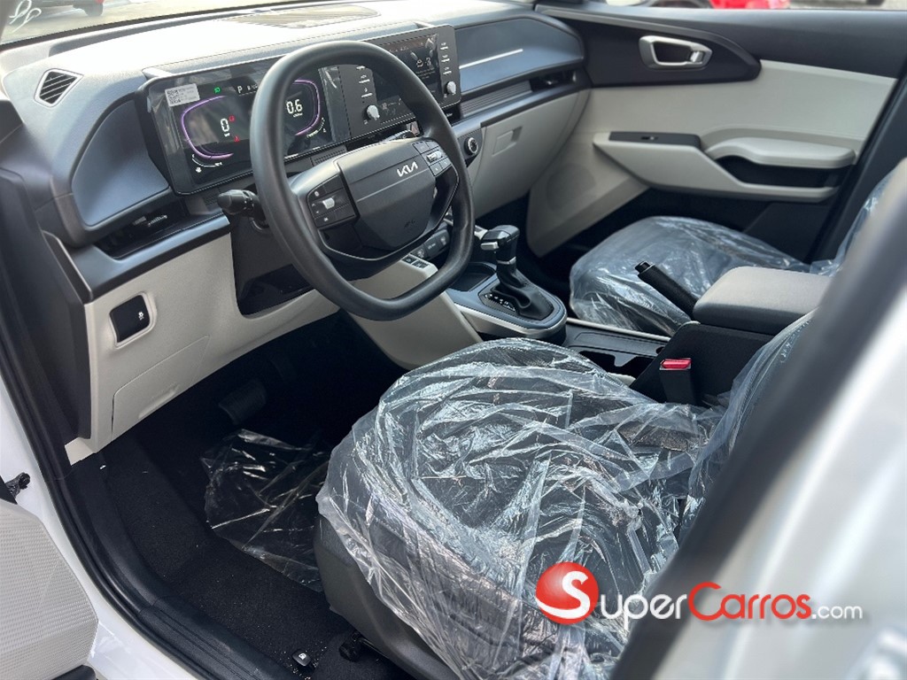 2027 Kia Carens — foto 8 / 12