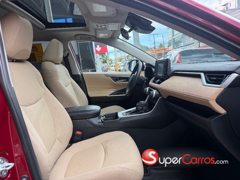 2021 Toyota RAV4 XLE Premium — foto 4 / 10