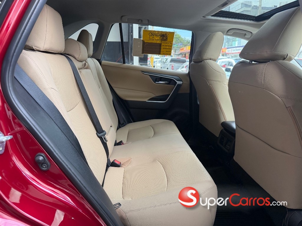 2021 Toyota RAV4 XLE Premium — foto 6 / 10