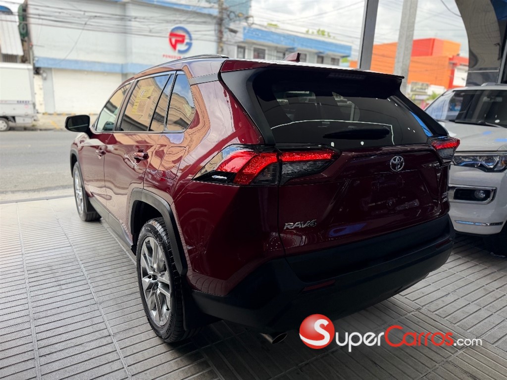 2021 Toyota RAV4 XLE Premium — foto 10 / 10