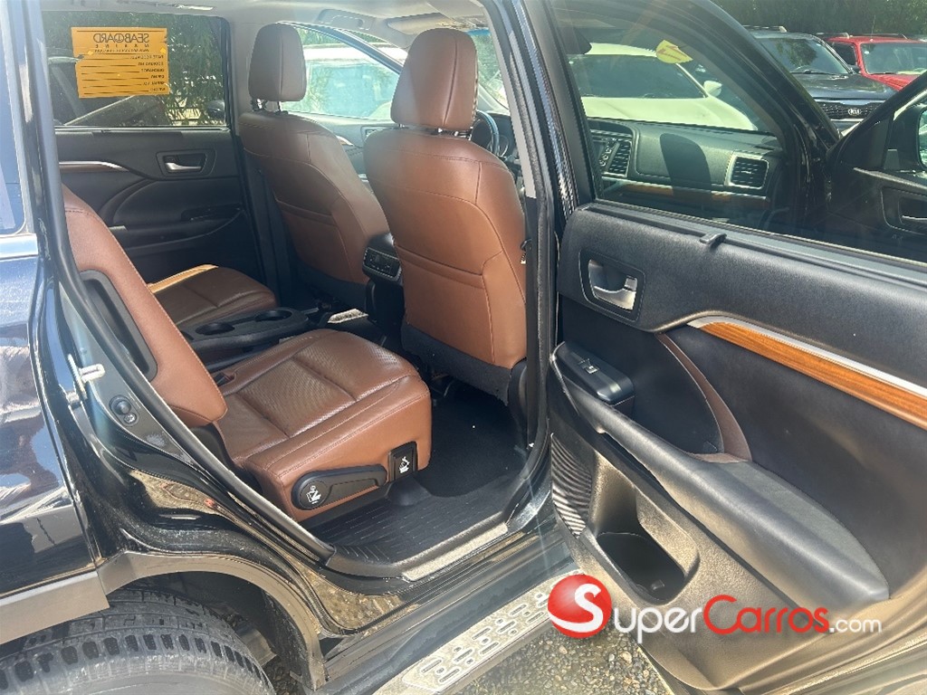 2017 Toyota Highlander — foto 10 / 12