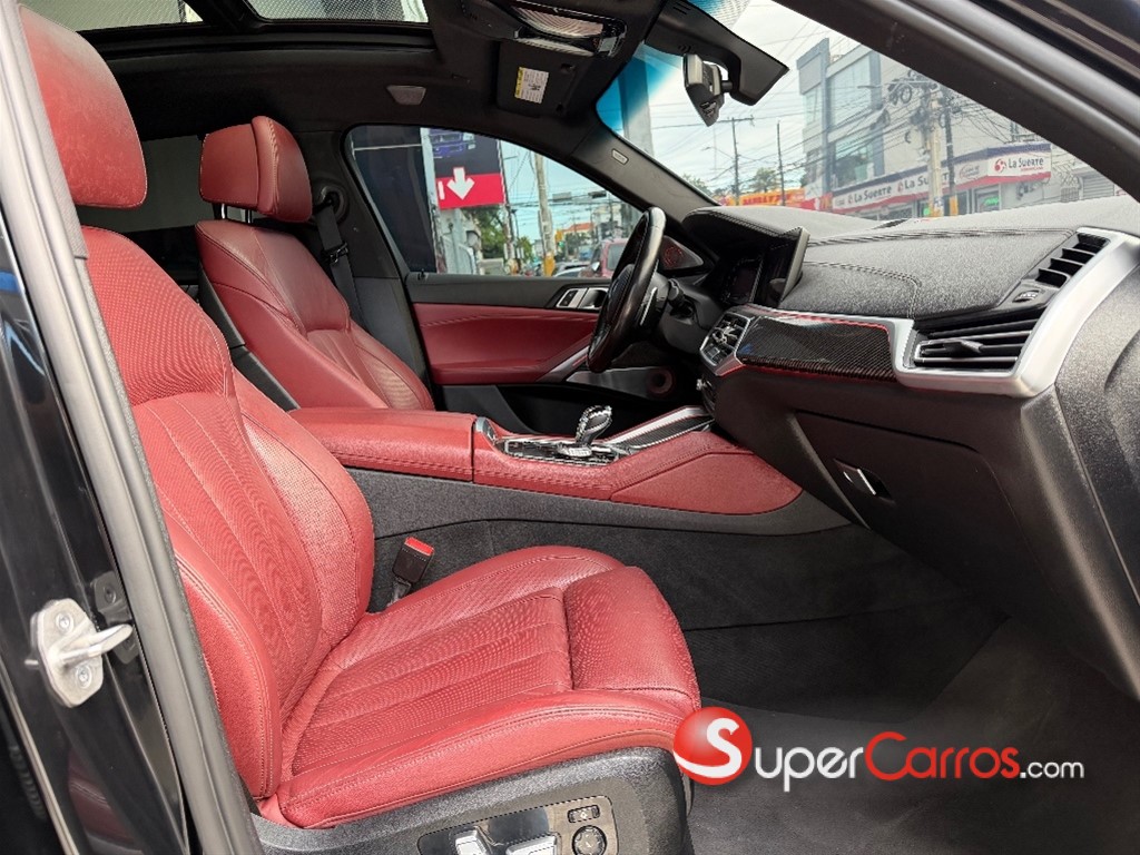 2021 BMW X 6 M50i — foto 4 / 9