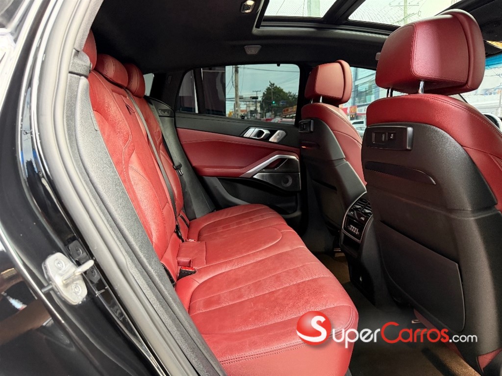 2021 BMW X 6 M50i — foto 6 / 9
