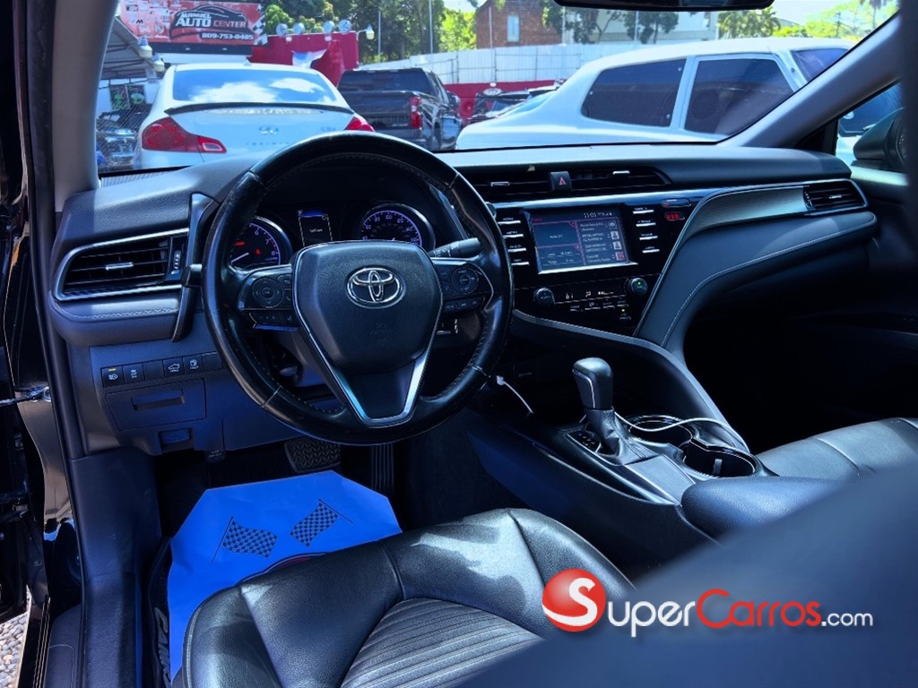 2019 Toyota Camry SE — foto 4 / 12