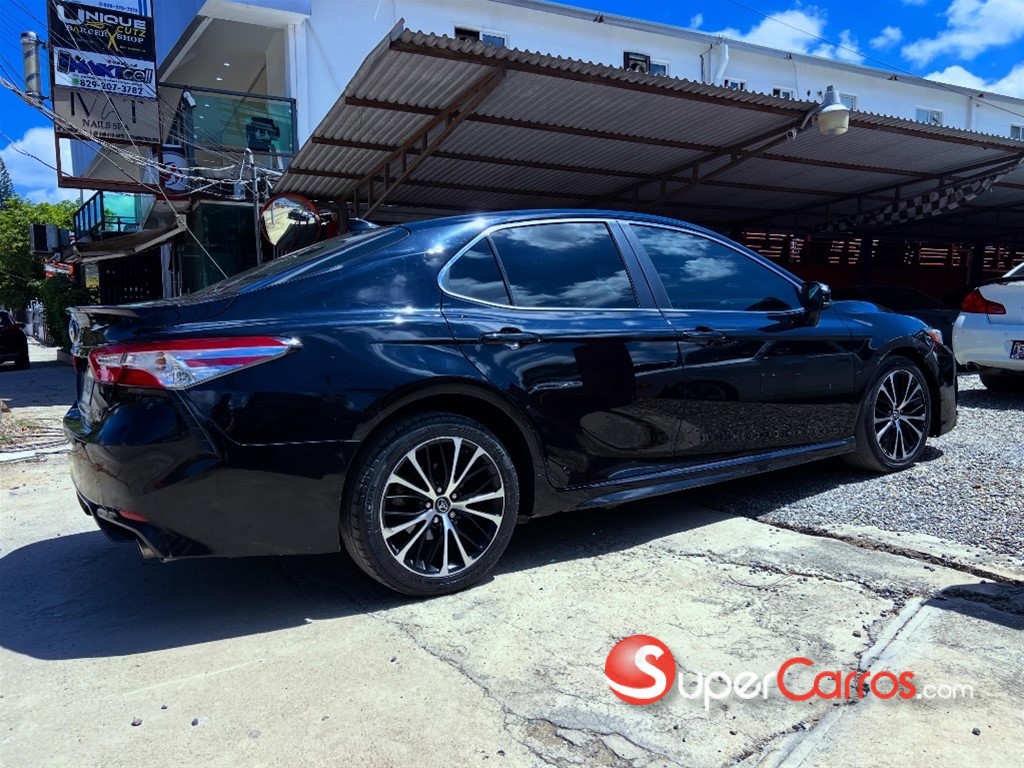 2019 Toyota Camry SE — foto 6 / 12