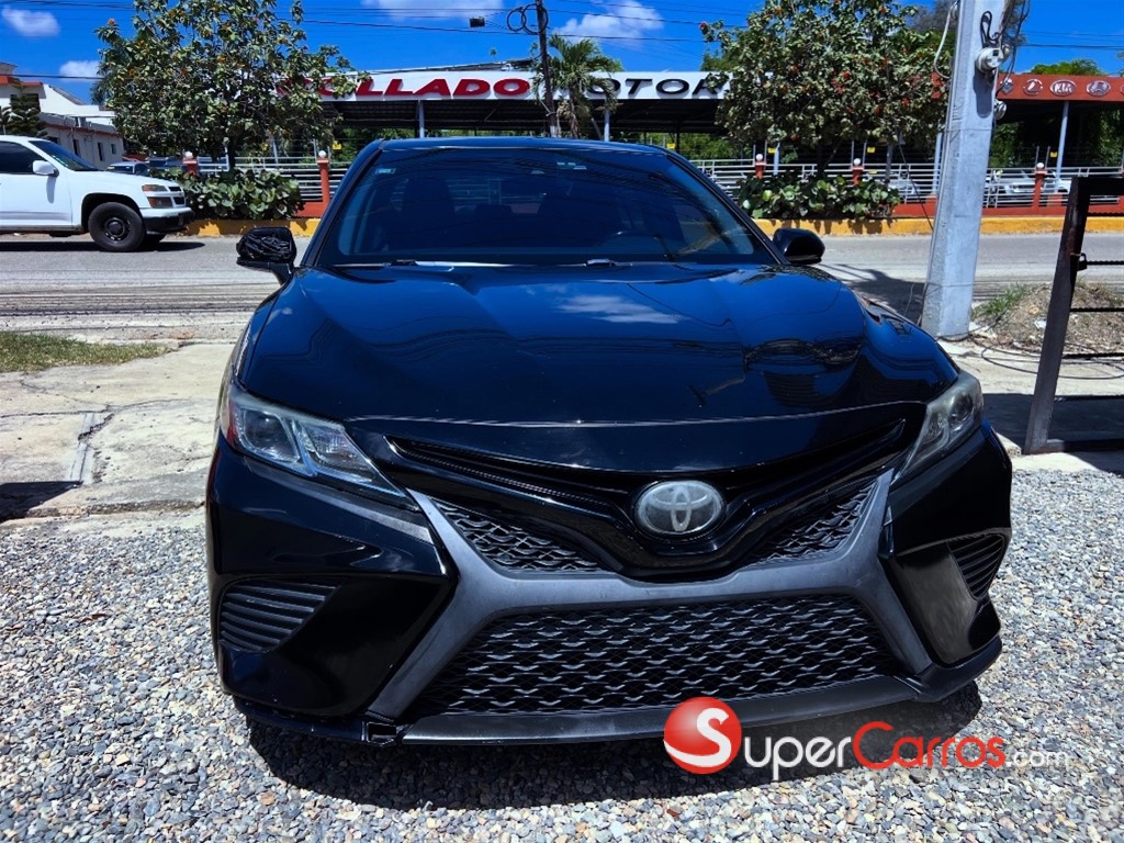 2019 Toyota Camry SE — foto 7 / 12