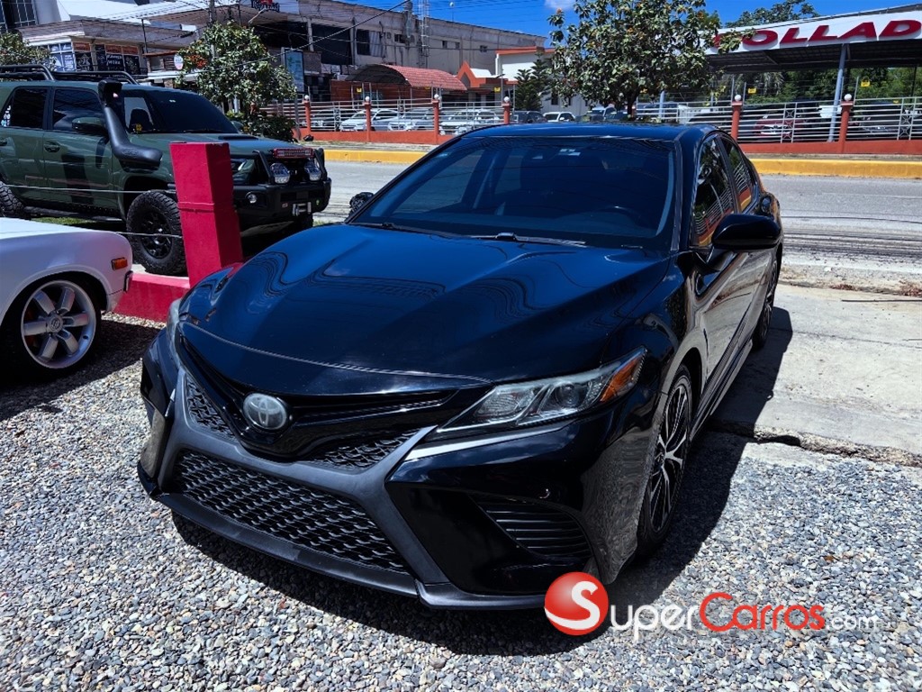 2019 Toyota Camry SE — foto 8 / 12