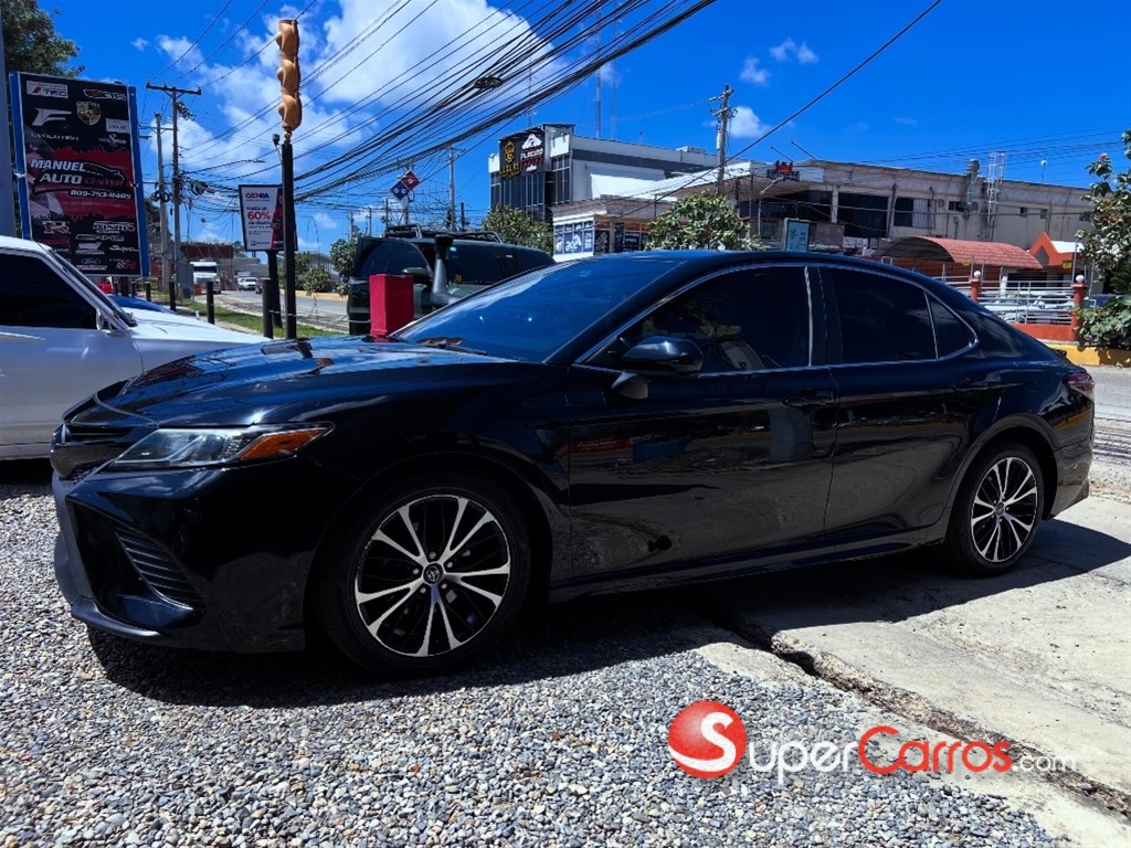 2019 Toyota Camry SE — foto 9 / 12