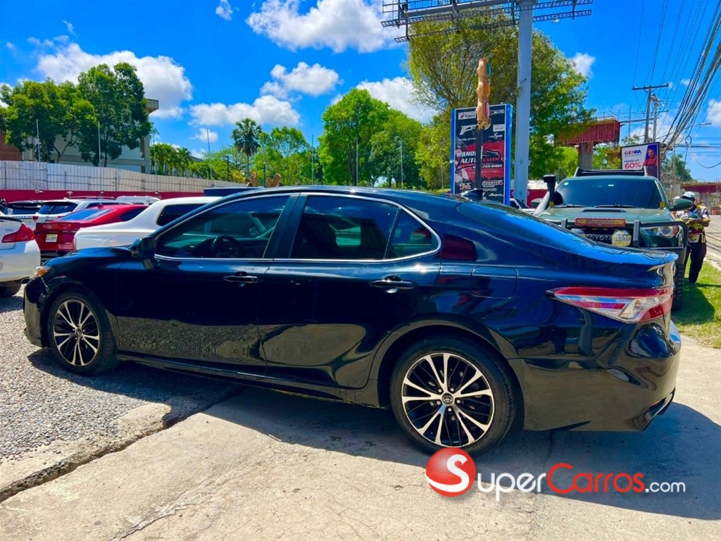 2019 Toyota Camry SE — foto 12 / 12
