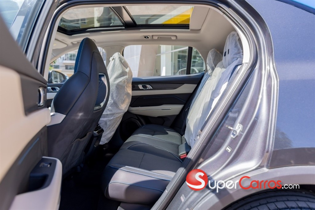 2025 Lynk CO 01 Louder Pro — foto 6 / 9