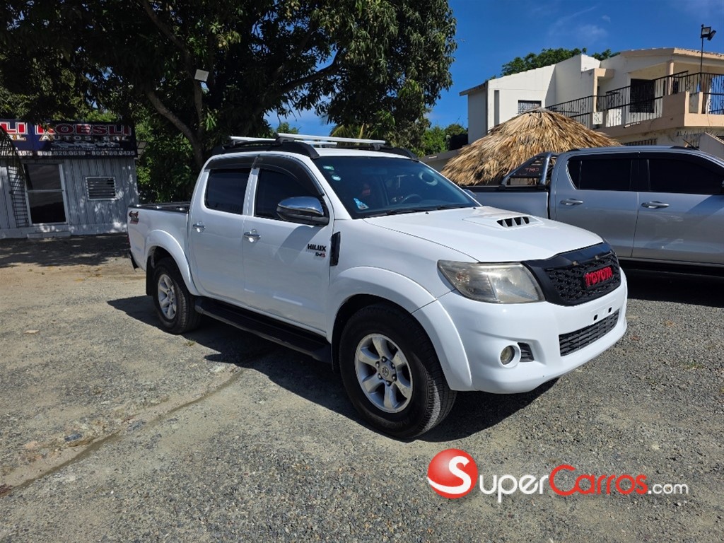 2011 Toyota Hilux SRV — foto 2 / 10