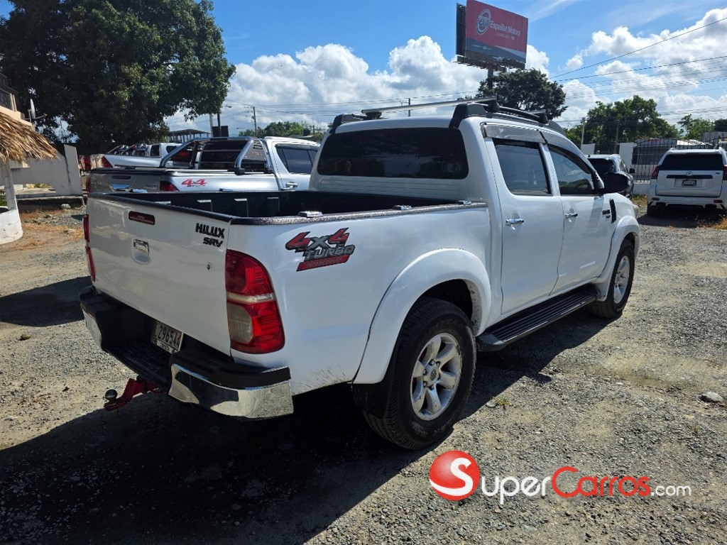 2011 Toyota Hilux SRV — foto 3 / 10