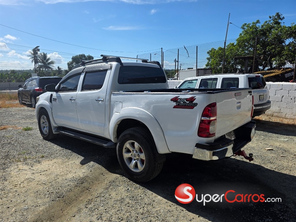 2011 Toyota Hilux SRV — foto 4 / 10