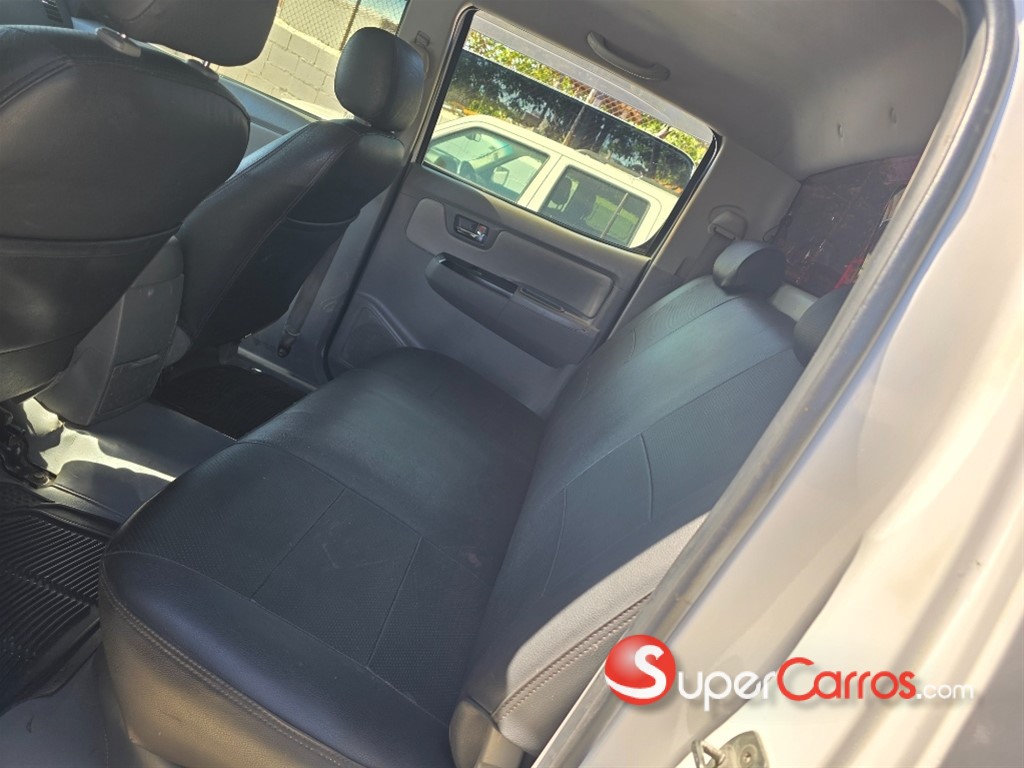 2011 Toyota Hilux SRV — foto 7 / 10