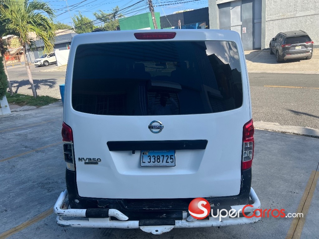 2012 Nissan Urvan Cargo — foto 4 / 11