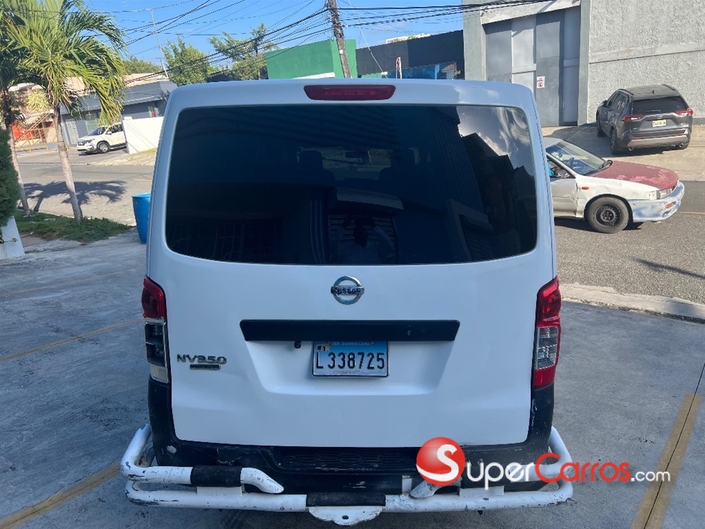 2012 Nissan Urvan Cargo — foto 5 / 11