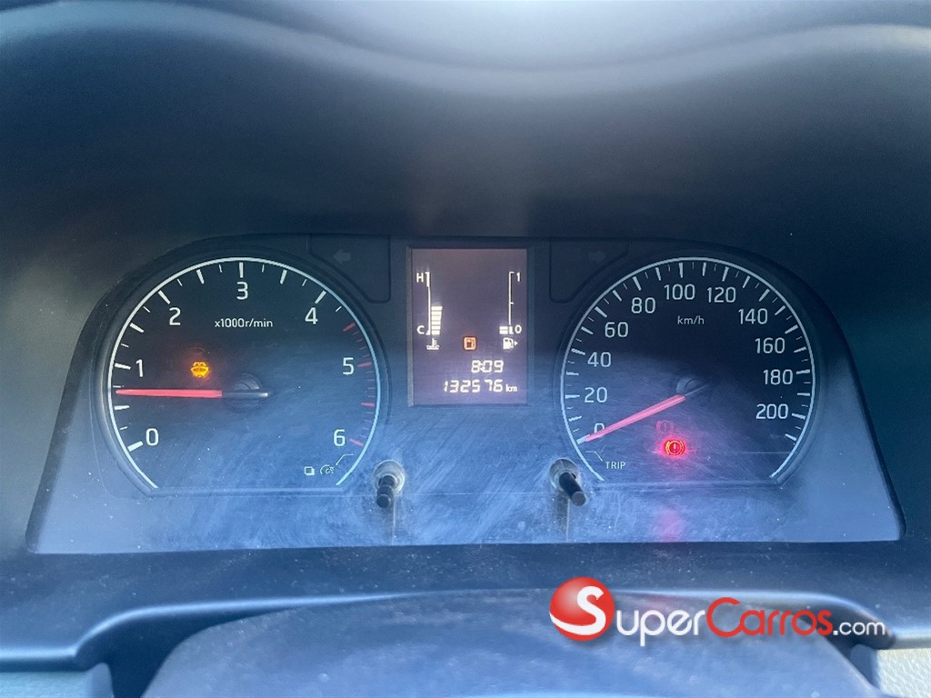 2012 Nissan Urvan Cargo — foto 11 / 11