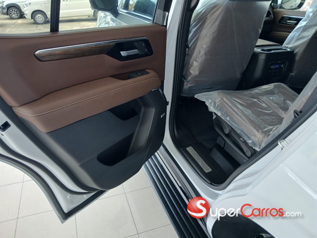 2026 Chevrolet Tahoe Highcountry Duramax — foto 9 / 11