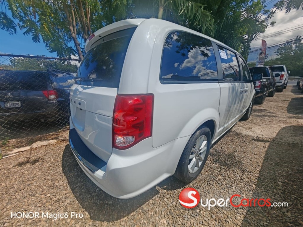 2020 Dodge Caravan SXT — foto 7 / 7