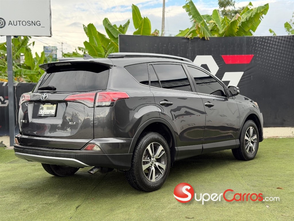 2017 Toyota RAV4 XLE — foto 6 / 10