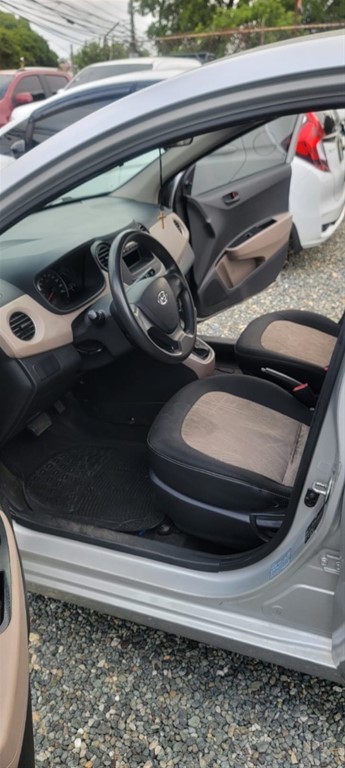 2017 Hyundai Grand I 10 — foto 4 / 10