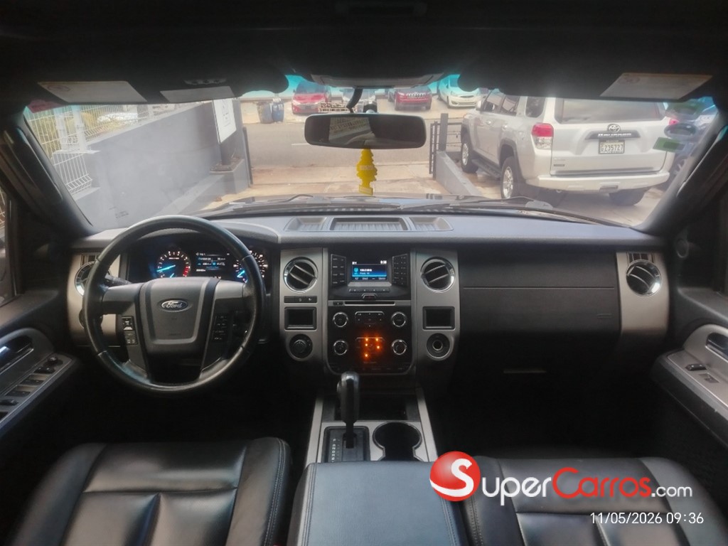2017 Ford Expedition XLT — foto 8 / 12