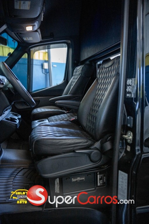 2019 Mercedes-Benz Sprinter — foto 8 / 12