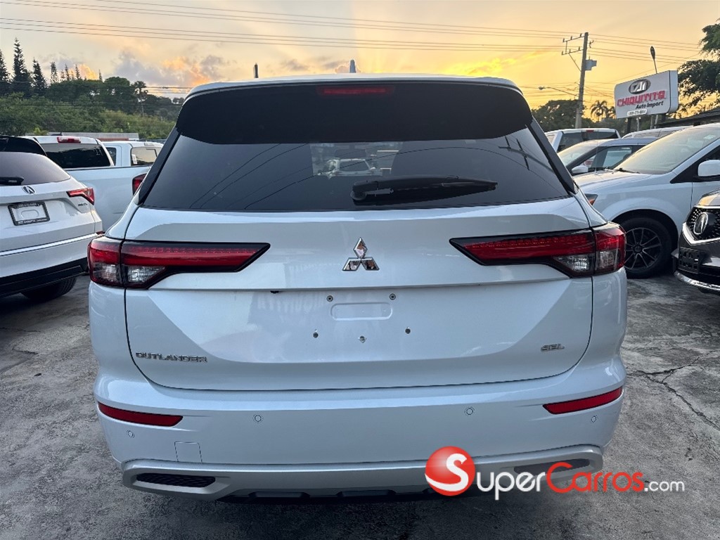 2022 Mitsubishi Motors Outlander SEL — foto 2 / 12
