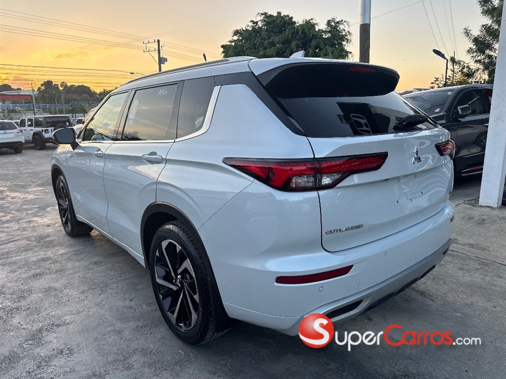 2022 Mitsubishi Motors Outlander SEL — foto 4 / 12
