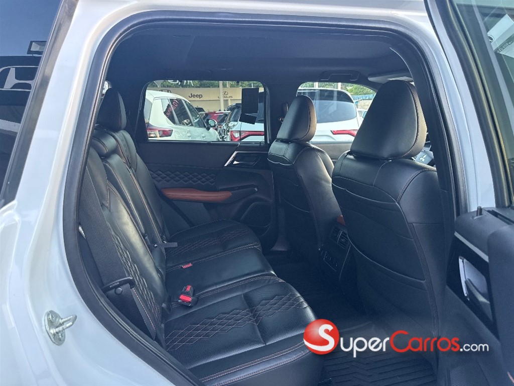 2022 Mitsubishi Motors Outlander SEL — foto 10 / 12
