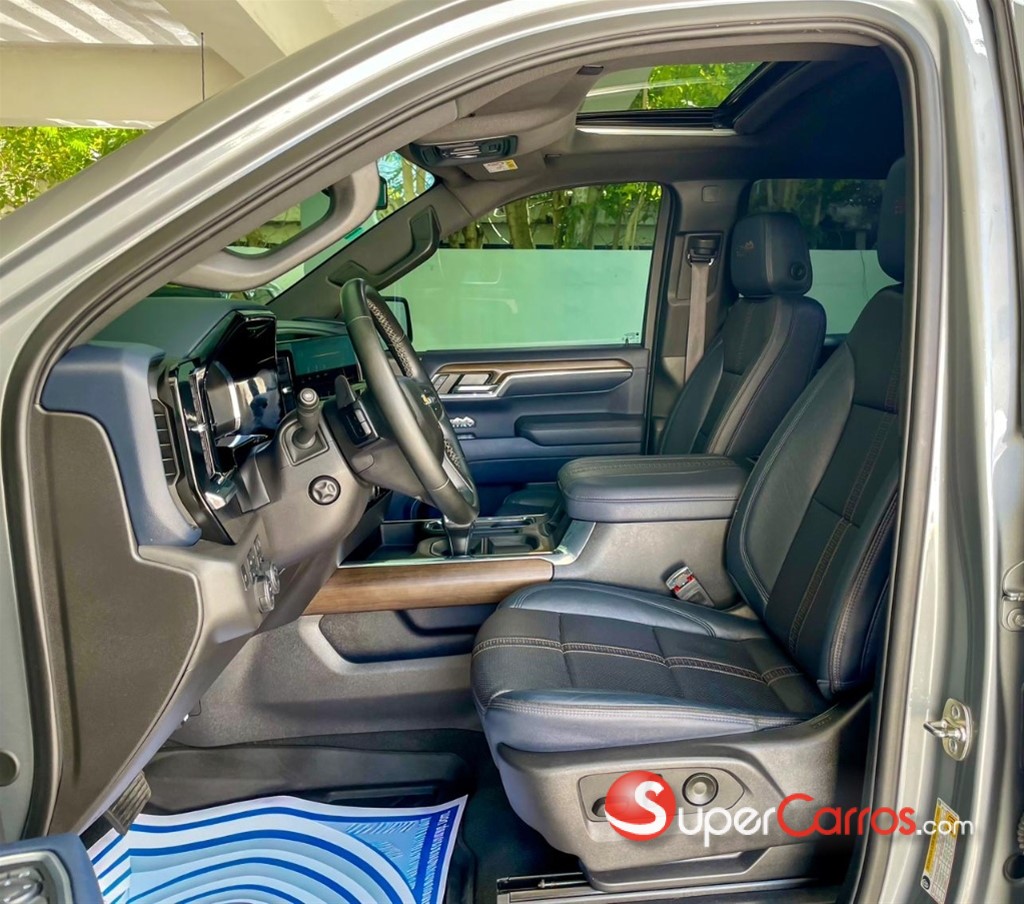 2025 Chevrolet Silverado High Country — foto 8 / 10