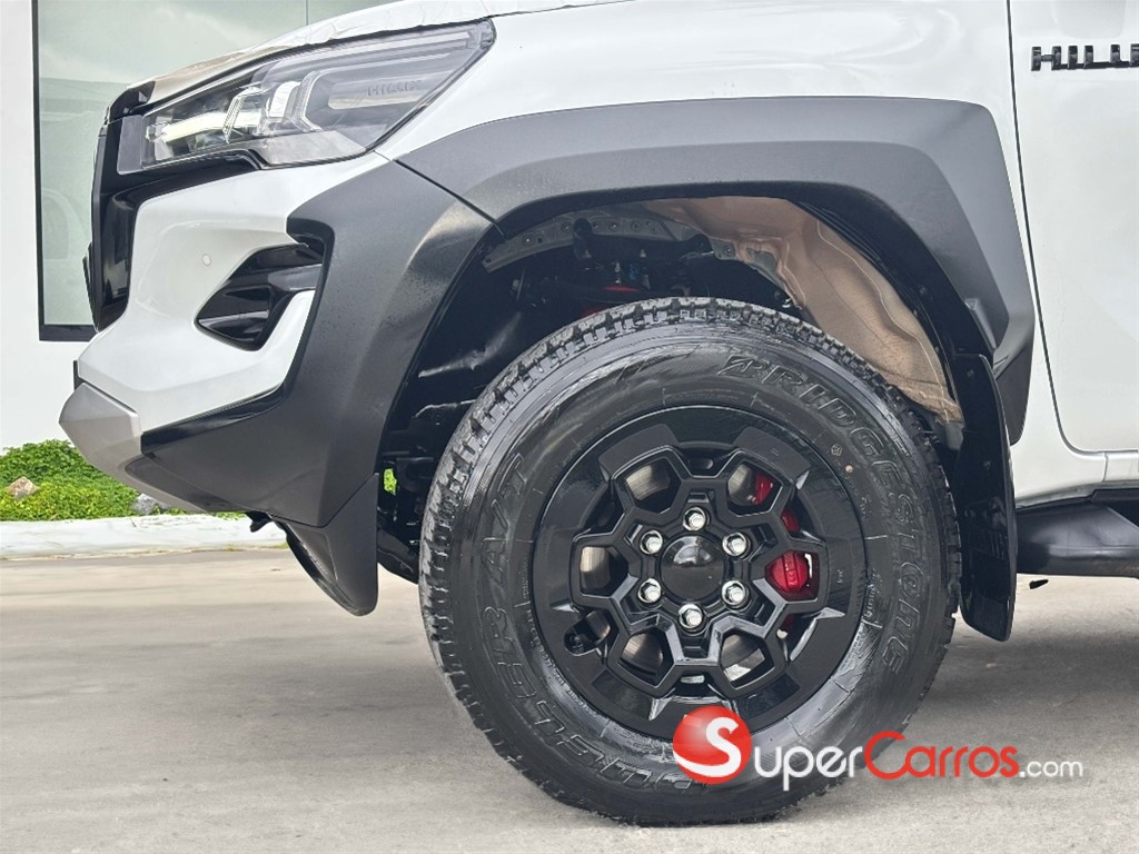 2026 Toyota Hilux GR Sport — foto 2 / 7