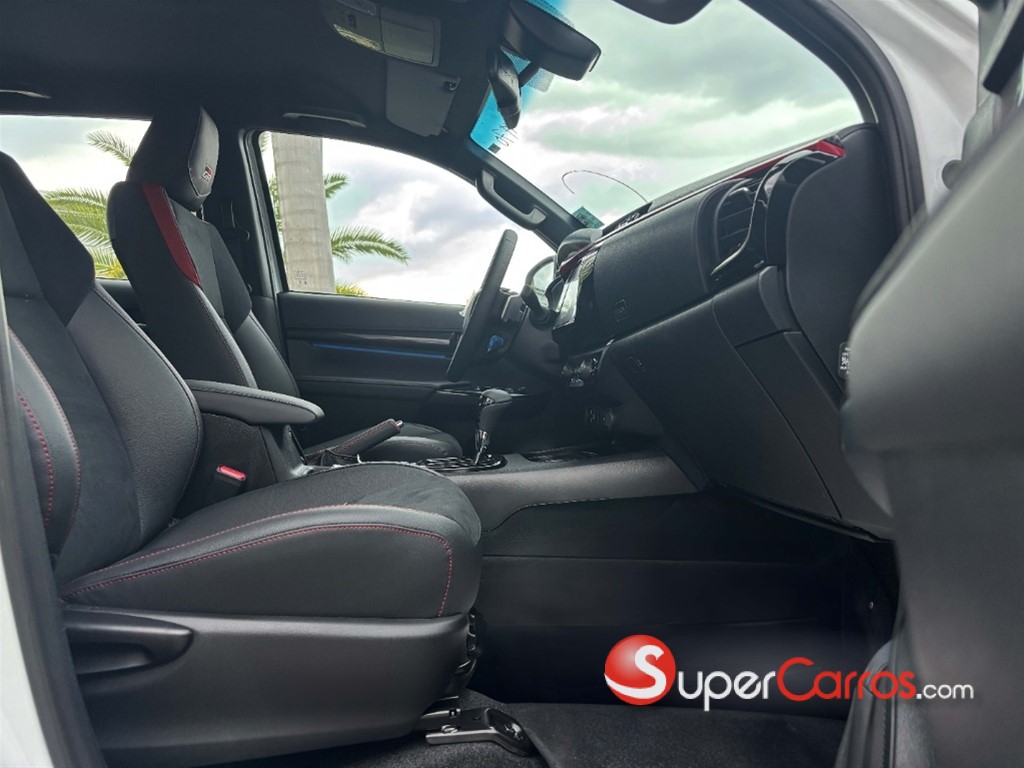 2026 Toyota Hilux GR Sport — foto 6 / 7