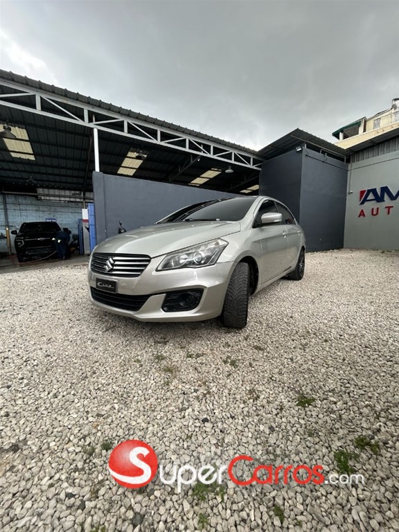 2017 Suzuki Ciaz — foto 2 / 12