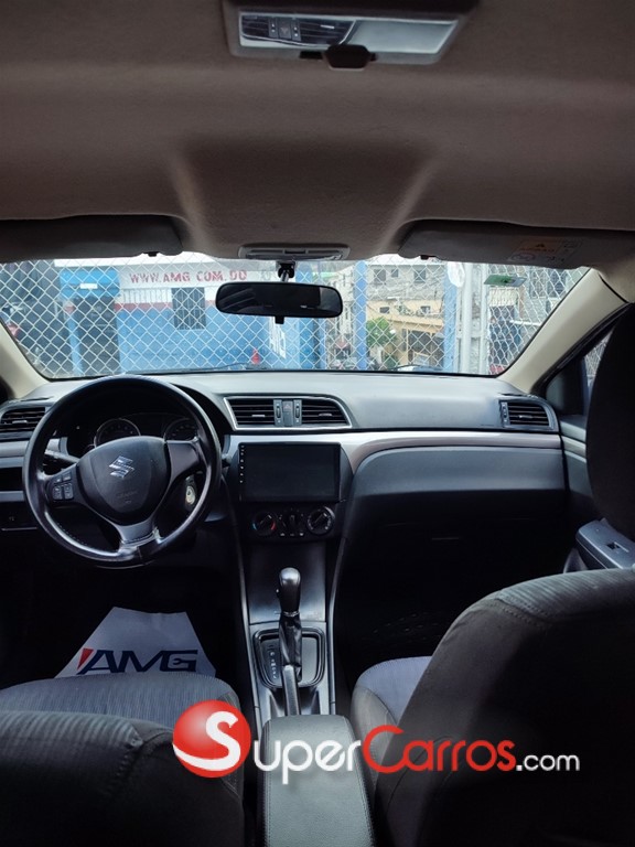 2017 Suzuki Ciaz — foto 9 / 12