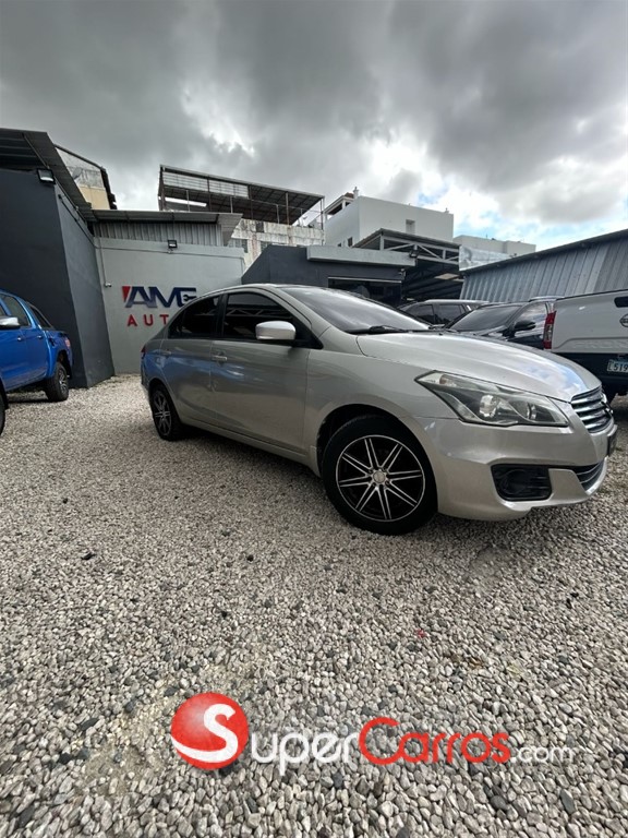 2017 Suzuki Ciaz — foto 11 / 12
