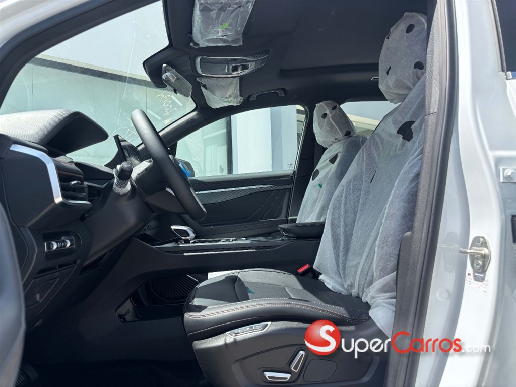 2027 Geely Okavango — foto 3 / 8