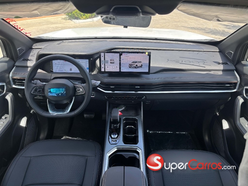 2027 Geely Okavango — foto 4 / 8