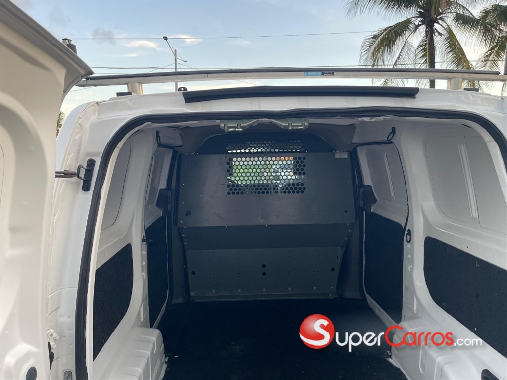 2021 Nissan NV 200 — foto 9 / 12