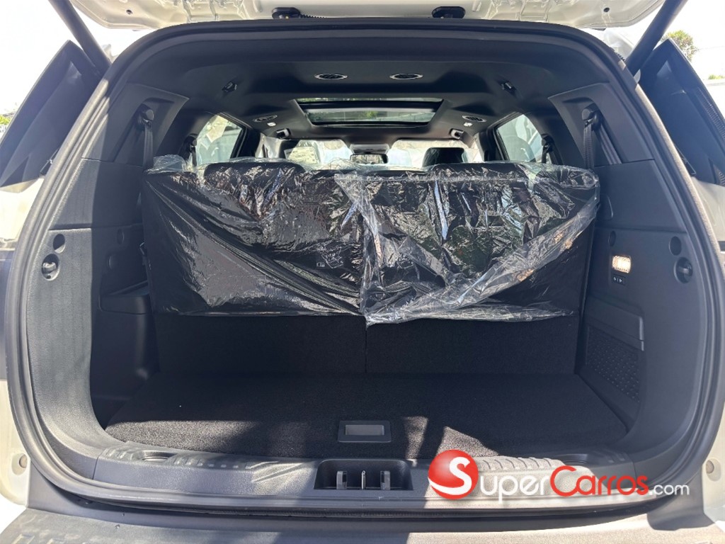 2025 Ford Everest Limited — foto 6 / 8