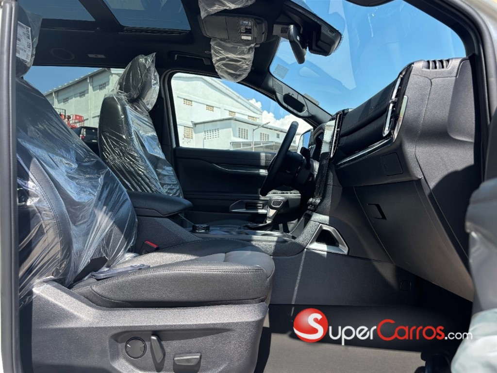 2025 Ford Everest Limited — foto 7 / 8
