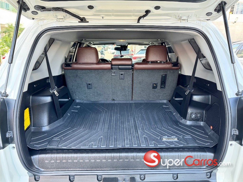 2021 Toyota 4 Runner Limited — foto 9 / 12
