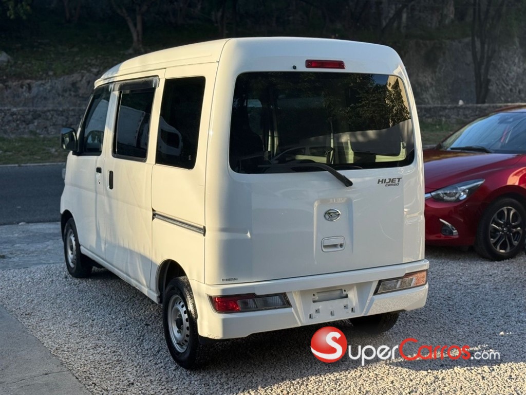 2020 Daihatsu Hijet — foto 8 / 9