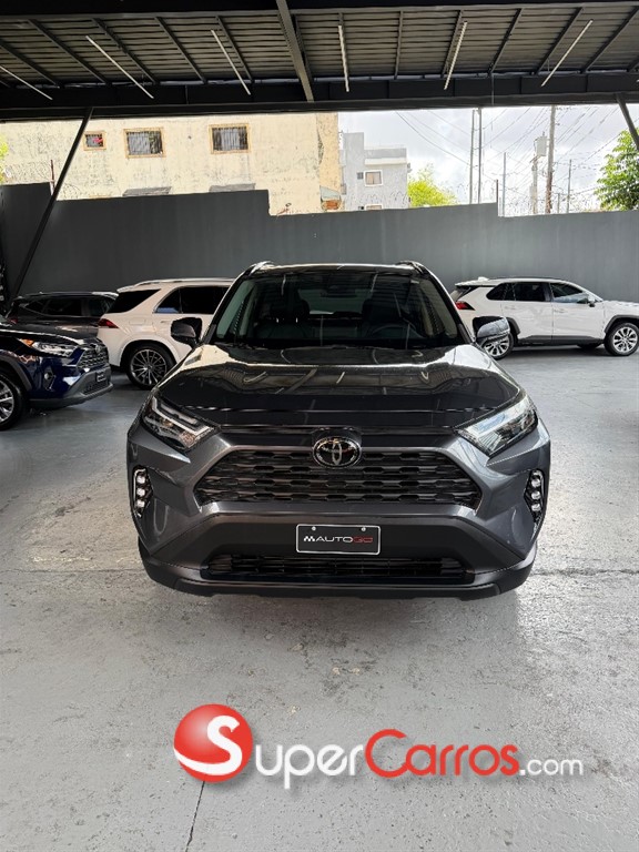 2023 Toyota RAV4 XLE — foto 3 / 10