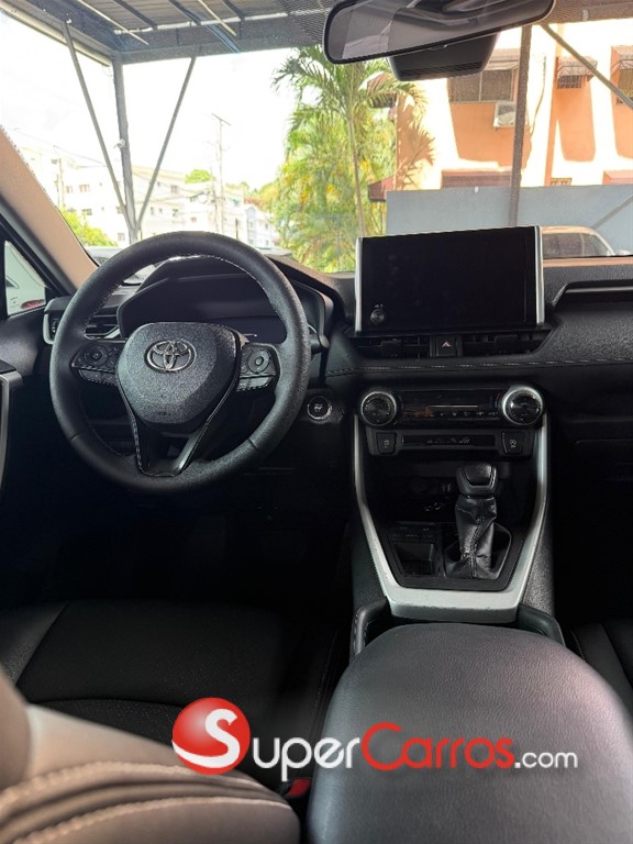 2023 Toyota RAV4 XLE — foto 4 / 10