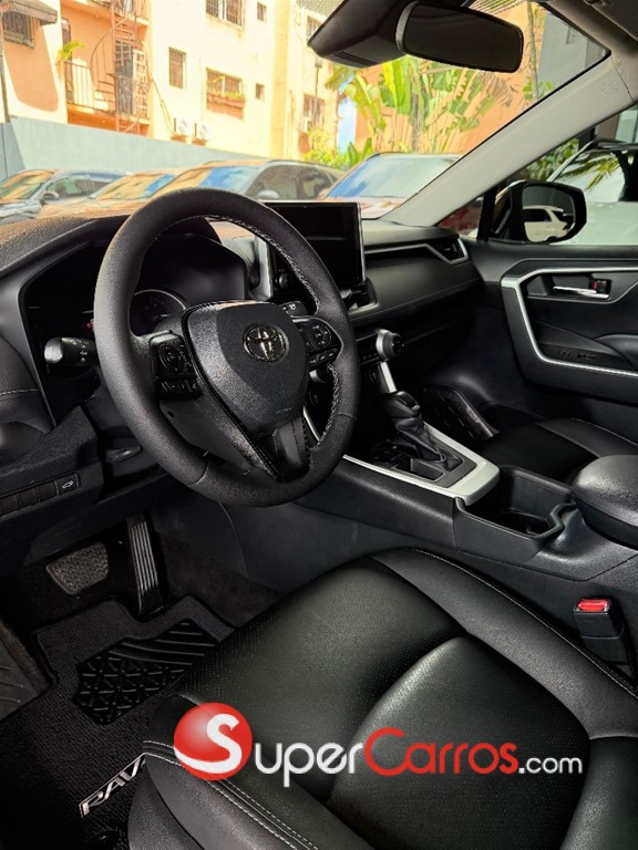 2023 Toyota RAV4 XLE — foto 7 / 10