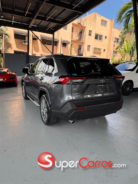 2023 Toyota RAV4 XLE — foto 8 / 10