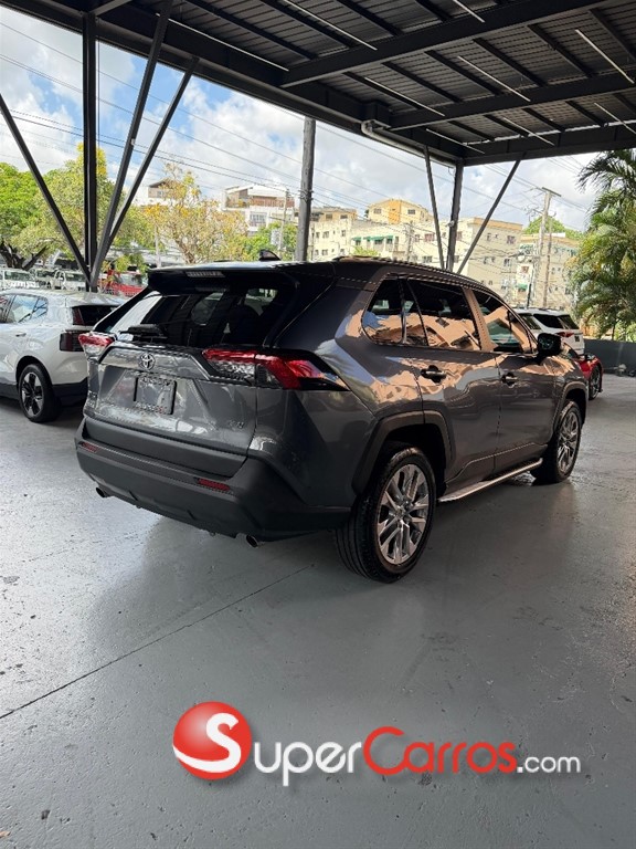 2023 Toyota RAV4 XLE — foto 9 / 10