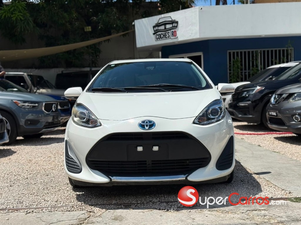2021 Toyota Aqua Hibrido — foto 2 / 10